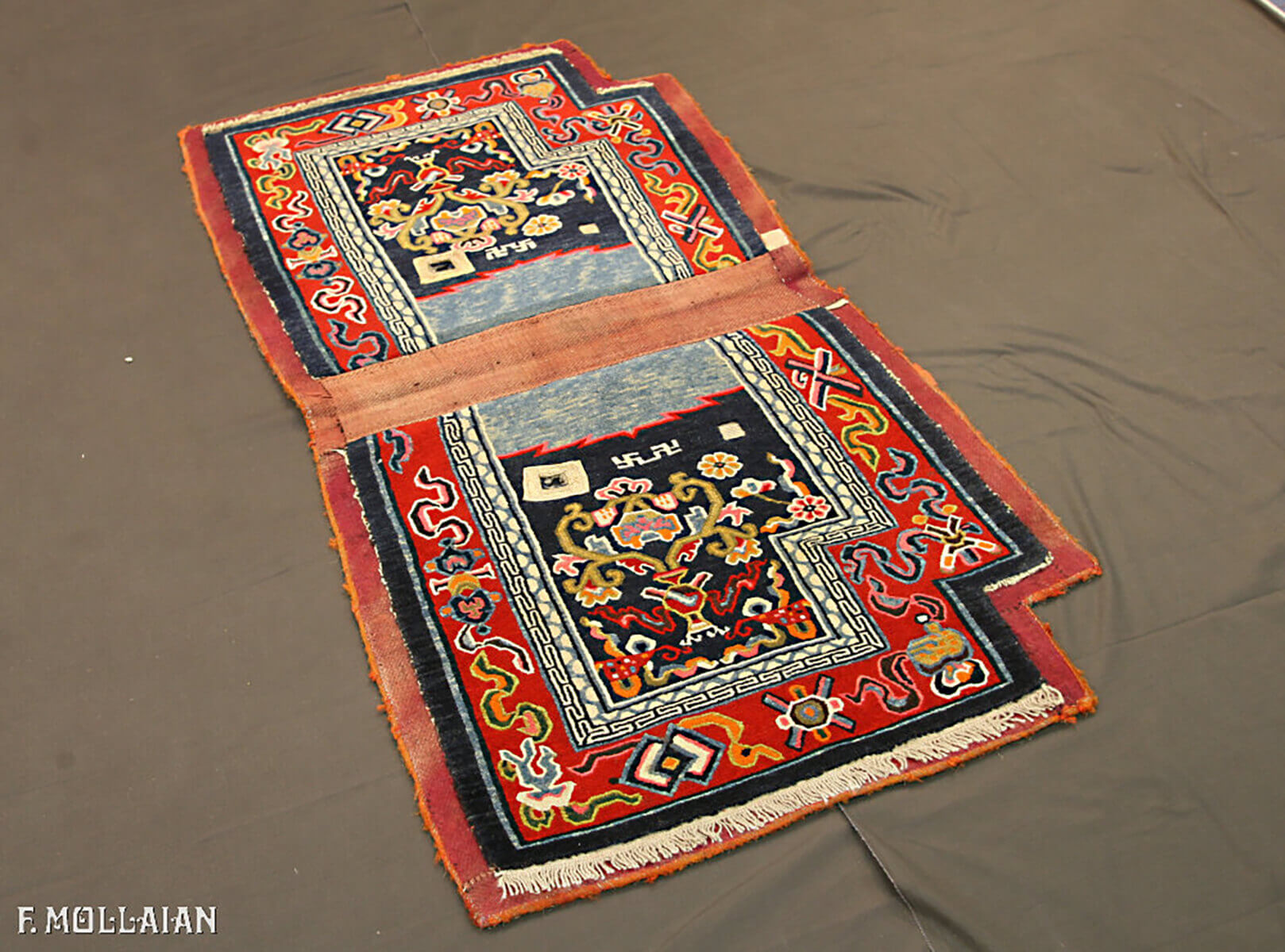 قالی آنتیک فرش تبت کد:۱۹۶۶۳۷۸۰
